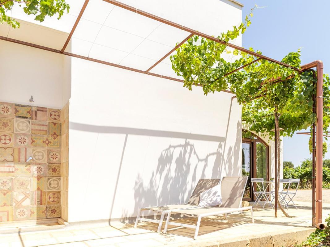 Tenutayala - Residenza Agrituristica Parabita Exterior photo